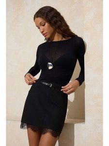 Trendyol Spódnica w kolorze czarnym rozmiar: 36. Czarne spódnice Trendyol, bez wzorów, z koronki, mini. Za 95,99 zł.