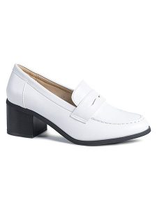 C'M Czółenka w kolorze białym rozmiar: 36. Białe czółenka C'M, bez wzorów, bez obcasa, bez zapięcia. Za 121,99 zł.