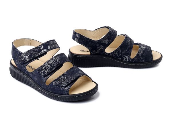 DR. BRINKMANN 710283-05 blau, sandały damskie. Niebieskie sandały Dr. Brinkmann, bez wzorów, ze skóry, bez obcasa, bez zapięcia. Za 295,92 zł.