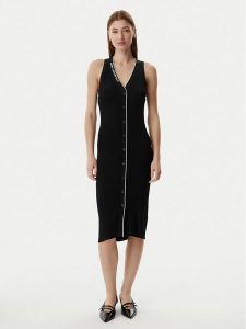 KARL LAGERFELD Sukienka dzianinowa B2W13004 Czarny Slim Fit. Czarne sukienki KARL LAGERFELD, s, bez wzorów, z dzianiny, bez kołnierzyka, bez ramiączek. Za 546,99 zł.