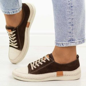 Brązowe nubuk skórzane półbuty damskie T.Sokolski 8260. Brązowe półbuty Sokolski, na jesień, bez wzorów, z jeansu, z okrągłym noskiem, bez obcasa, na płaskiej podeszwie, bez zapięcia. Za 299,00 zł.