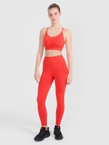 4F Legginsy treningowe bezszwowe damskie - czerwone M/L. Czerwone legginsy 4f, bez wzorów, z dzianiny, z podwyższonym stanem. W wyprzedaży za 79,99 zł.
