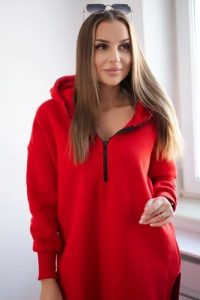 Bluza ocieplana z rozcięciami na bokach czerwona. Czerwone bluzy KESI, l, bez wzorów, z bawełny, bez kaptura. Za 284,37 zł.