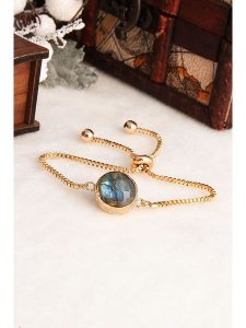 Pierres delicates Pozłacana bransoletka z labradorytami rozmiar: onesize. Szare bransoletki Pierres delicates, z labradorytem, pozłacane. Za 74,46 zł.