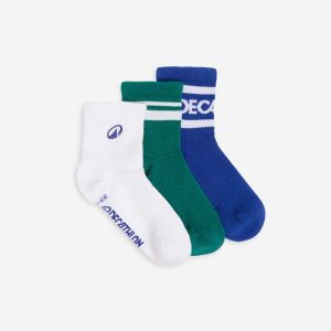 Skarpety do kostki 3 sztuki. Białe skarpetki DECATHLON, bez wzorów, z bawełny. Za 39,99 zł.