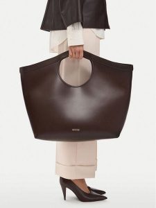GINO ROSSI Torebka C-ISSOTA-LOA9472 Brązowy. Brązowe shopper bag Gino Rossi, bez wzorów, ze skóry, bez dodatków. Za 299,99 zł.
