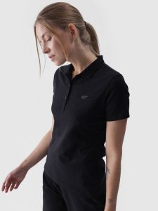 4F Koszulka polo slim damska - czarna S. Czarne bluzki 4f, s, bez wzorów, z bawełny, klasyczne, bez kołnierzyka, bez ramiączek. Za 89,99 zł.