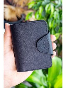 MORI Skórzane etui w kolorze czarnym na karty - 8 x 11 x 2 cm rozmiar: onesize. Czarne portfele MORI, bez wzorów, z materiału. Za 86,99 zł.