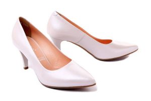 BIOECO BY ARKA 5900 2380 perła, czółenka damskie. Białe czółenka Bioeco by Arka, bez wzorów, ze skóry, bez obcasa, na obcasie, bez zapięcia. Za 164,95 zł.