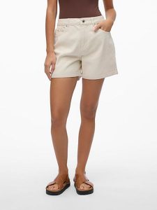 Vero Moda Szorty w kolorze beżowym rozmiar: S. Brązowe szorty Vero Moda, z aplikacjami, ze skóry, klasyczne, z podwyższonym stanem. Za 85,95 zł.