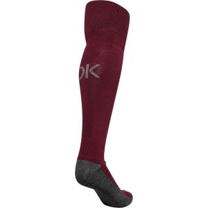 Skarpetki edycja specjalna Dania X 2024/25. Brązowe skarpetki Hummel, bez wzorów. Za 158,00 zł.