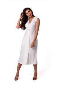 Sukienka prosta klasyczna midi z dekoltem V na lato ecru. Sukienki Bewear, do pracy, na lato, xxl, bez wzorów, biznesowe, bez kołnierzyka, bez ramiączek, midi. Za 339,00 zł.