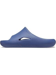 Crocs Klapki "Mellow" w kolorze niebieskim rozmiar: 37/38. Niebieskie klapki Crocs, bez wzorów, z otwartym noskiem, bez obcasa. Za 131,74 zł.