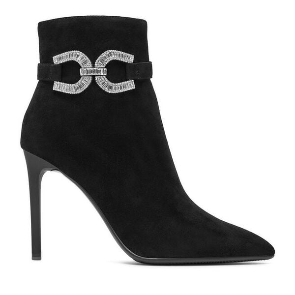 Botki Eva Minge. Czarne botki Eva Minge, bez wzorów, bez obcasa, na szpilce, bez zapięcia. Za 249,99 zł.