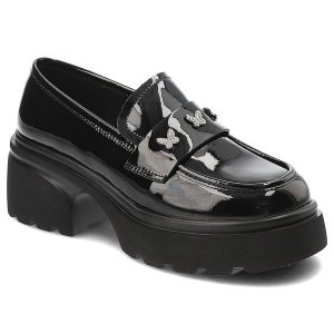 Czarne Półbuty Artiker Eleganckie Obuwie Damskie. Czarne półbuty ARTIKER, z aplikacjami, ze skóry, bez obcasa, bez zapięcia. Za 259,00 zł.