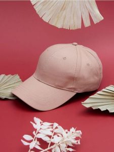 Czapka z daszkiem - beżowy. Brązowe czapki Sinsay, bez wzorów, z bawełny. Za 9,99 zł.