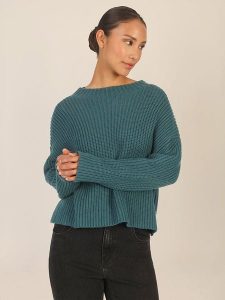 APART Sweter w kolorze morskim rozmiar: 40/42. Niebieskie swetry oversize Apart, bez wzorów, z kaszmiru, bez ramiączek. Za 173,99 zł.
