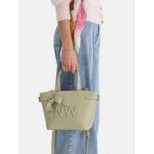 Torebka Nine West. Zielone torebki klasyczne Nine West, bez wzorów, bez dodatków. Za 329,99 zł.