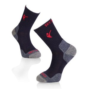 Skarpety trekkingowe z wełny merynosów w kolorze ciemnoniebieskim. Niebieskie skarpetki TRY TO FLY, bez wzorów, z wełny. W wyprzedaży za 83,57 zł.