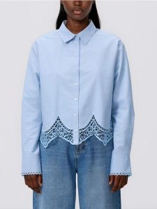 Koszula z ażurowym dołem - jasnoniebieski. Niebieskie koszule Reserved, l, w ażurowe wzory, z bawełny, bez kołnierzyka, bez ramiączek. Za 149,99 zł.