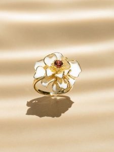 DIAMANTA Złoty pierścionek "Fleur flamboyante" z granatem rozmiar: 56. Żółte pierścionki DIAMANTA, z granatem, złote. Za 2 504,95 zł.