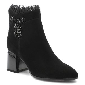 Czarne Botki S.Barski Stylowe Buty Damskie Na Obcasie. Czarne botki S.BARSKI, z aplikacjami, z lakierowanej skóry, bez obcasa, na obcasie, bez zapięcia. Za 339,99 zł.