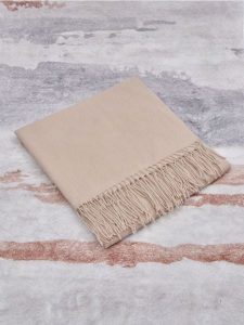 Szalik - beżowy. Brązowe szaliki Sinsay, bez wzorów. Za 15,99 zł.