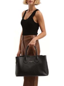 Maison héritage PARIS Skórzana torebka "Milia" w kolorze czarnym - 40 x 22 x 16 cm rozmiar: onesize. Czarne torebki klasyczne Maison héritage PARIS, bez wzorów, z materiału, przez ramię, bez dodatków. Za 467,95 zł.