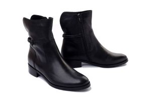 BIOECO BY ARKA 7830 0308 czarny, botki damskie. Czarne botki Bioeco by Arka, na zimę, bez wzorów, z polaru, bez obcasa, na obcasie, bez zapięcia. Za 479,90 zł.