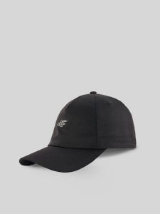 4F Czapka z daszkiem strapback damska - czarna XS/S (56cm). Czarne czapki 4f, bez wzorów, klasyczne. Za 69,99 zł.