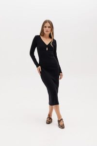 SUKIENKA GWEN CZARNA L - Flawless. Czarne sukienki Flawless, do pracy, l, bez wzorów, z bawełny, biznesowe, bez kołnierzyka, bez ramiączek, midi, dopasowane. Za 231,00 zł.