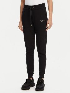 Armani Exchange Spodnie dresowe 8NYPBA YJE5Z 52AK Czarny Regular Fit. Czarne spodnie dresowe Armani Exchange, m, bez wzorów, z dresówki. Za 239,99 zł.