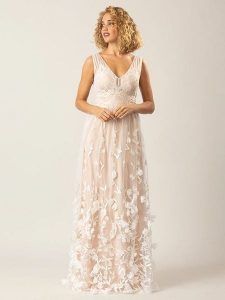 APART Sukienka w kolorze beżowym rozmiar: 38. Brązowe sukienki Apart, z aplikacjami, z tiulu, bez kołnierzyka, bez ramiączek, maxi. Za 282,99 zł.