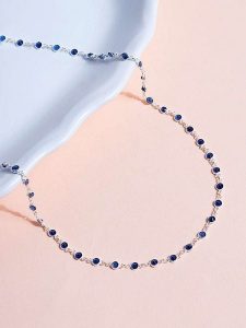 Heliophilia Srebrny naszyjnik z elementami ozdobnymi rozmiar: onesize. Niebieskie naszyjniki Heliophilia, z cyrkonią, srebrne. Za 162,49 zł.