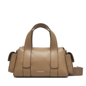 Torebka Calvin Klein. Brązowe torebki klasyczne Calvin Klein, bez wzorów, bez dodatków. Za 489,99 zł.