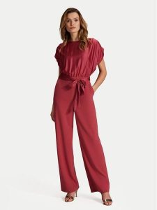 Swing Kombinezon 3AG01000 Czerwony Loose Fit. Czerwone kombinezony Swing, bez wzorów, z syntetyku, bez kołnierzyka, bez ramiączek. Za 419,99 zł.