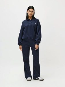 LeGer Spodnie dresowe "Enola" w kolorze granatowym rozmiar: 42. Niebieskie spodnie dresowe LeGer, bez wzorów, z dresówki. Za 130,99 zł.