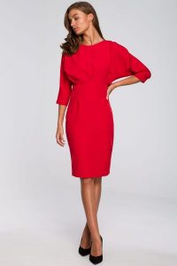 Sukienka elegancka ołówkowa z kimonowymi rękawami taliowana czerwona. Czerwone sukienki Stylove, do pracy, m, bez wzorów, biznesowe, bez kołnierzyka, bez ramiączek, ołówkowe. Za 239,00 zł.