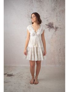Lula Natura Sukienka w kolorze białym rozmiar: onesize. Białe sukienki Lula Natura, bez wzorów, z wiskozy, bez kołnierzyka, bez ramiączek, midi. Za 223,99 zł.