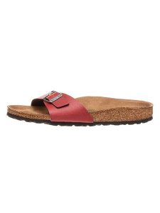 Birkenstock Klapki "Madrid" w kolorze czerwonym rozmiar: 37. Czerwone klapki Birkenstock, bez wzorów, z otwartym noskiem, bez obcasa. Za 231,13 zł.