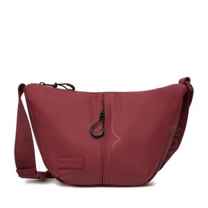 Torebka Hunter. Czerwone listonoszki Hunter, bez wzorów, bez dodatków. Za 129,99 zł.