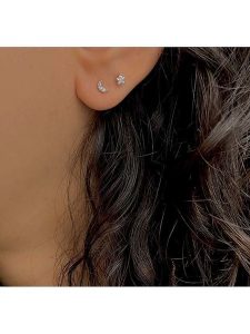 DI GIORGIO Srebrne kolczyki-wkrętki z cyrkoniami rozmiar: onesize. Szare kolczyki DI GIORGIO, z cyrkonią, srebrne. Za 52,99 zł.