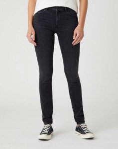 SPODNIE DAMSKIE WRANGLER SKINNY SOFT NIGHTS W28KZJ30B 112128370. Rurki Wrangler, z jeansu. W wyprzedaży za 99,99 zł.