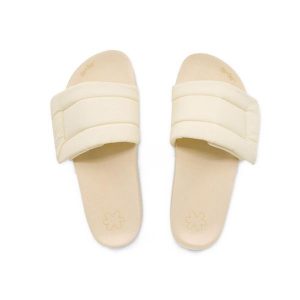 Klapki basenowe damskie Flip Flop Hi Paddy. Białe klapki Flip Flop, bez wzorów, z materiału, bez obcasa. Za 131,04 zł.