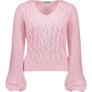 Sweter w kolorze jasnoróżowym. Swetry klasyczne marki Benetton. W wyprzedaży za 84,95 zł.
