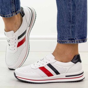 Białe ażurowe skórzane półbuty damskie S.Barski 7067. Białe półbuty S.BARSKI, na jesień, w ażurowe wzory, z jeansu, bez obcasa, na płaskiej podeszwie, bez zapięcia. Za 249,00 zł.