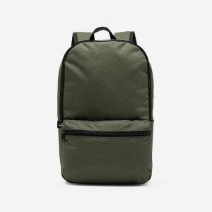Plecak Commute 15 litrów 4 kieszenie. Zielone plecaki DECATHLON. Za 24,99 zł.