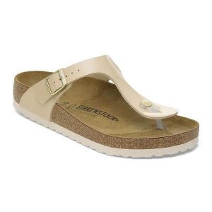 Japonki damskie Birkenstock Gizeh BF. Brązowe klapki Birkenstock, bez wzorów, z lakierowanej skóry, bez obcasa. Za 319,99 zł.