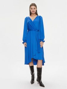 DKNY Sukienka codzienna DD3JJ479 Niebieski Regular Fit. Niebieskie kombinezony DKNY, bez wzorów, z syntetyku, bez kołnierzyka, bez ramiączek. Za 379,99 zł.
