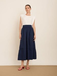 BGN Spódnica w kolorze granatowym rozmiar: 40. Niebieskie spódnice BGN, bez wzorów, z tkaniny, maxi. Za 129,95 zł.